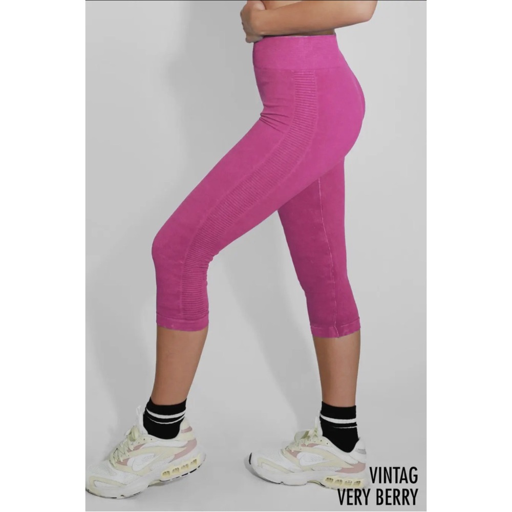 Nikibiki Vintage Ladder Vibrant Berry Cropped Leggings